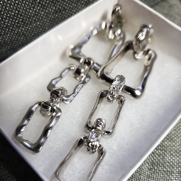 Dangle Earrings - Picture 5 of 5